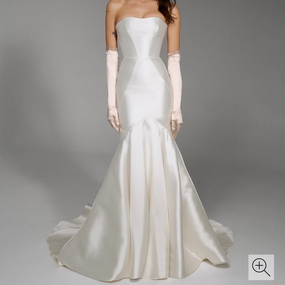 Iconic Pronovias Oberon Dress